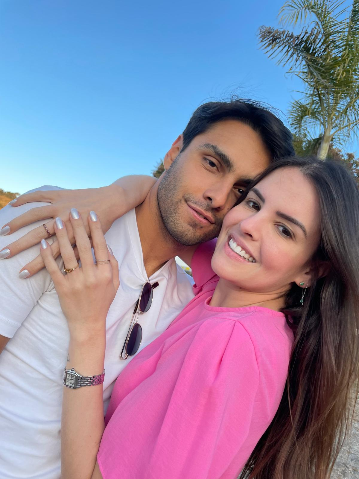 Happy couple photo in daylight